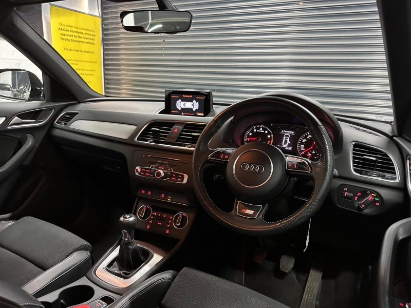 AUDI Q3