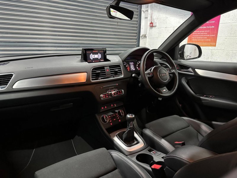 AUDI Q3